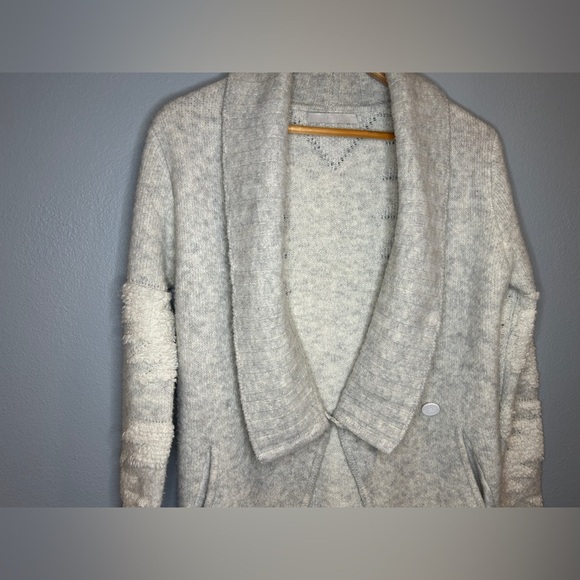 One Grey Day Cardigan Womens XS Gray Cream Geometric Wool Blend Textured Sweater - Picture 3 of 8